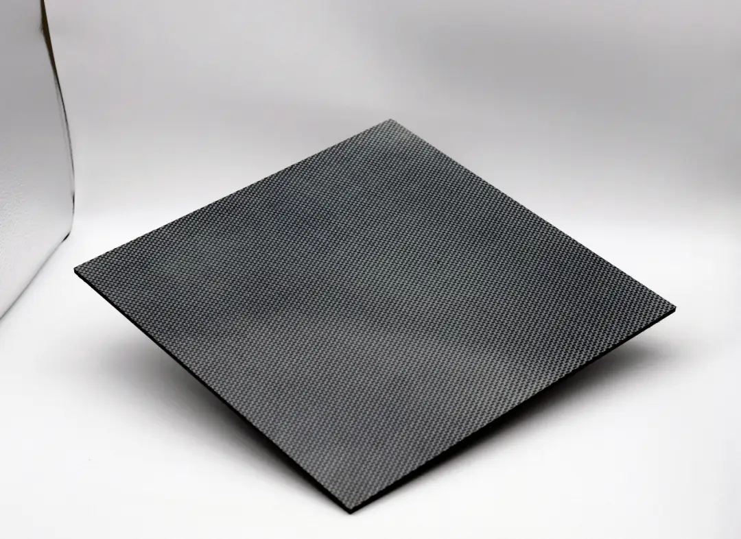 De expanderande tillämpningarna av termoplastiska kolfiberpaneler
